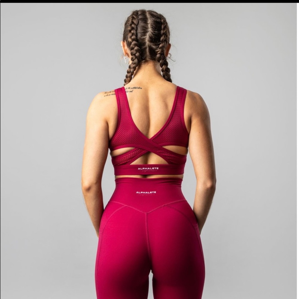 Alphalete alphalux elite sports bra.